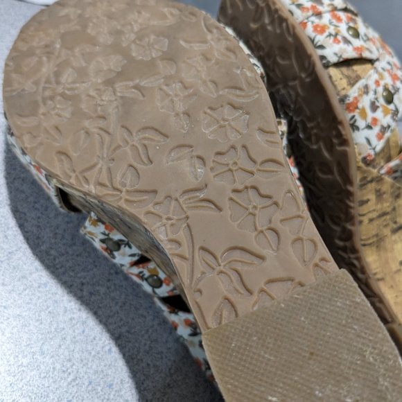 G-21 Floral Wedge Heels. Size 6. - Picture 6 of 7